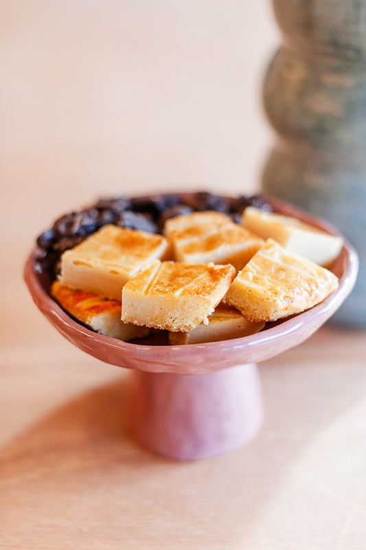 Serveerschaal op voet